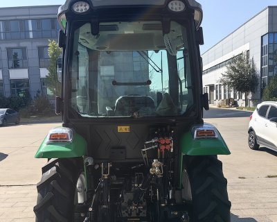 Tractor TB1004-4