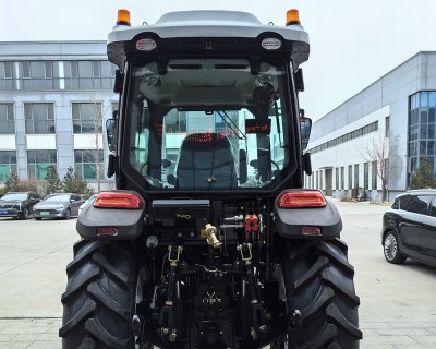 Tractor TB904-4